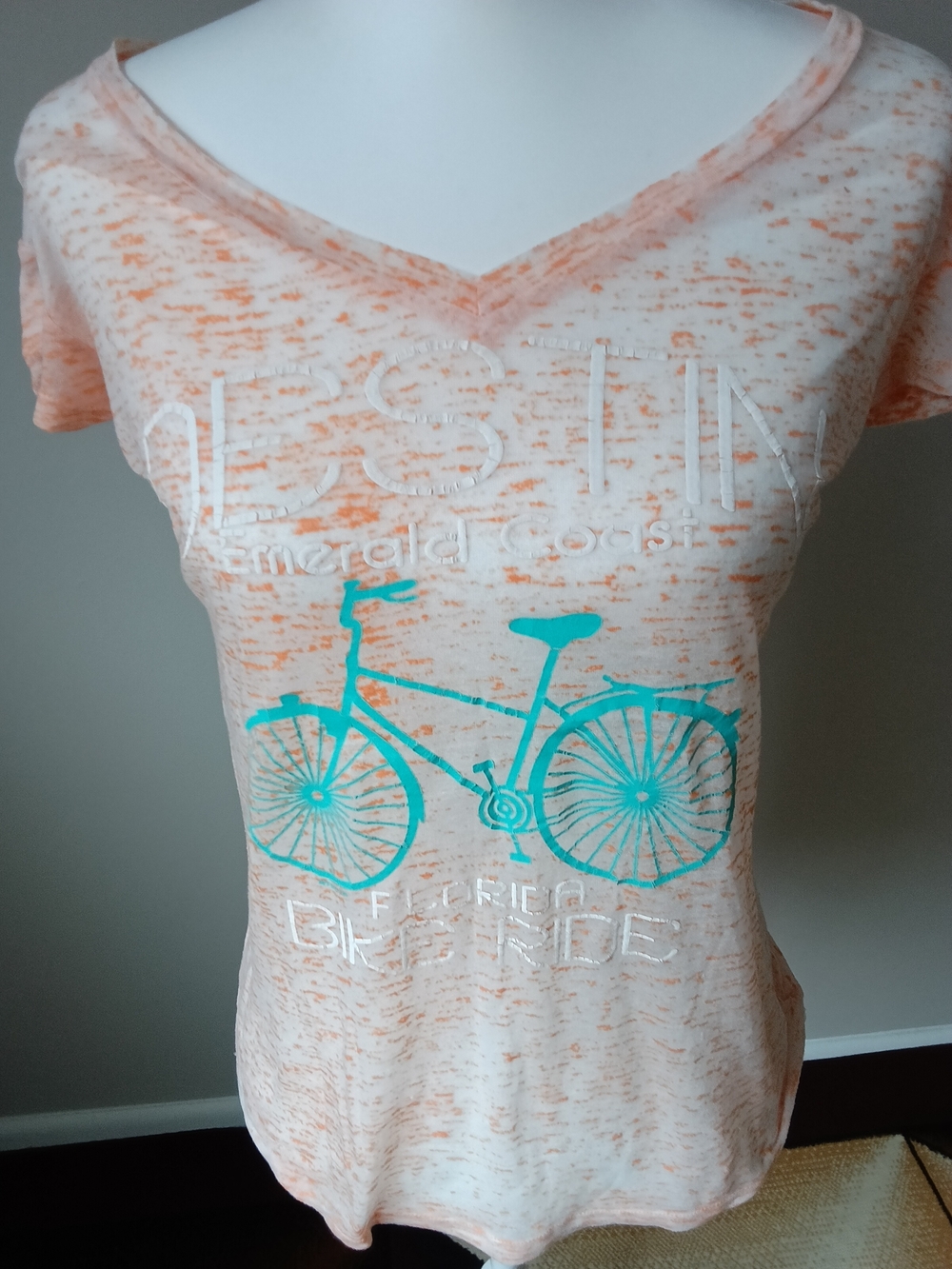 Unbranded Peach V-Neck Short Sleeve Tee with Turquoise Bike Graphic